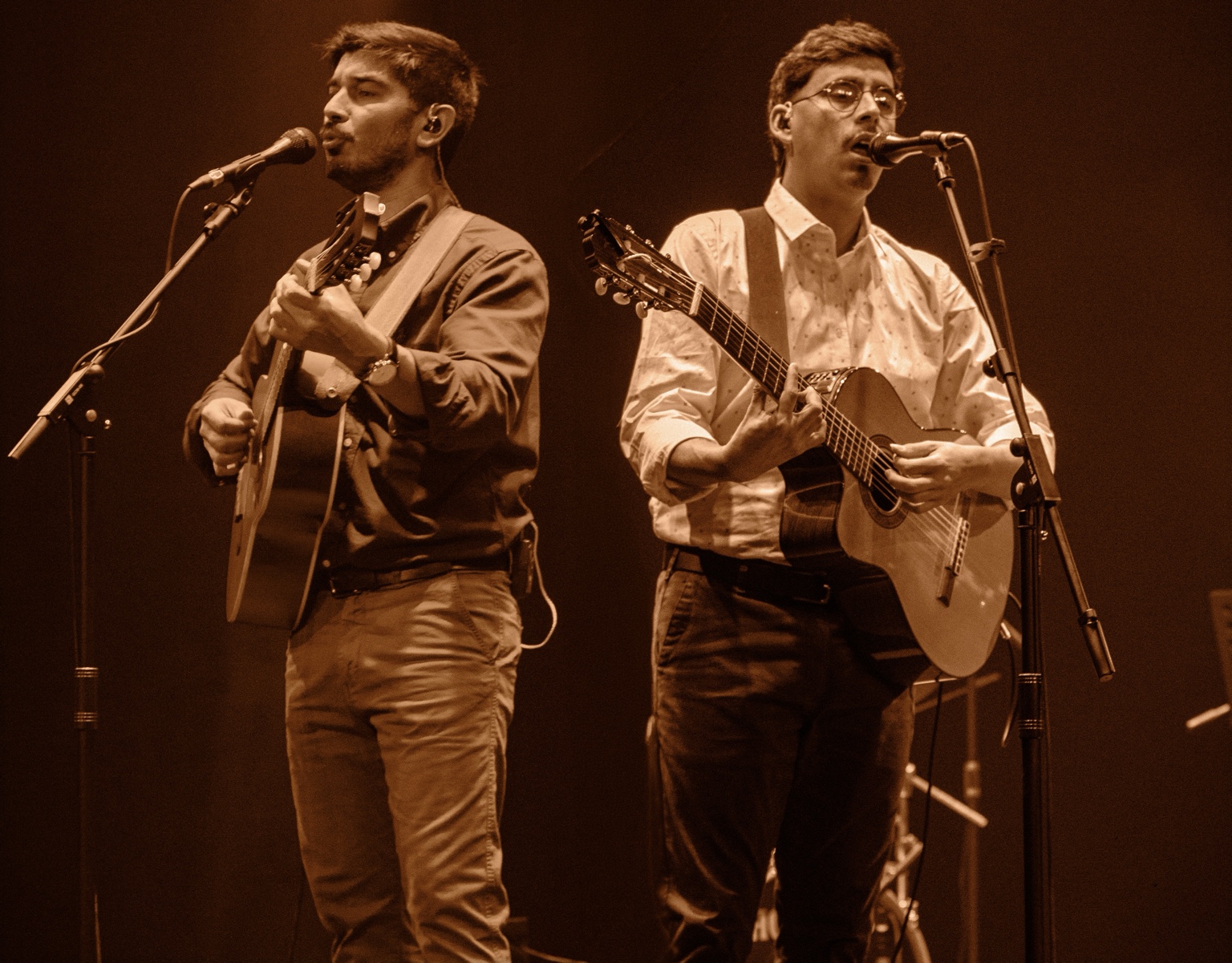 Los Bordillos tocando en vivo